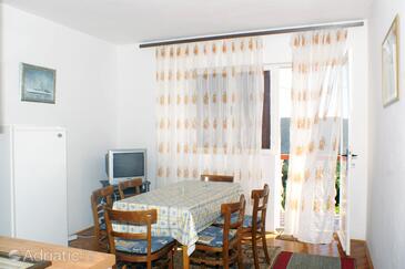 Vlašići, Sala da pranzo nell'alloggi del tipo apartment, condizionatore disponibile e WiFi.