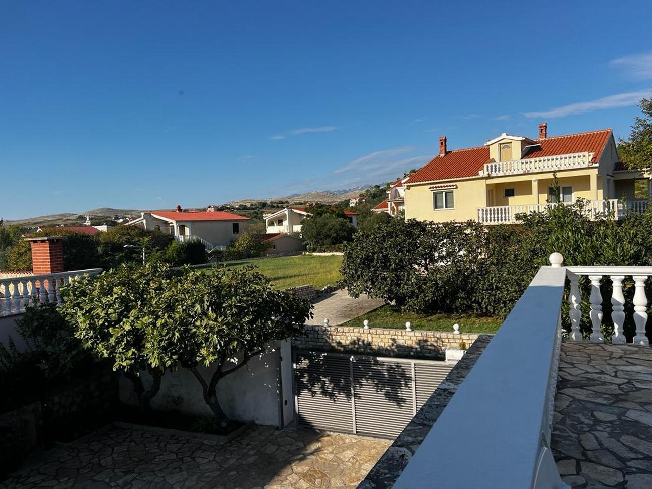 One bedroom apartment with terrace Vlašići, Pag  A-b