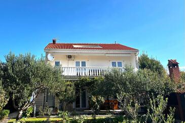 Property Vlašići, Pag, Property 4139 - Apartments with sandy beach.