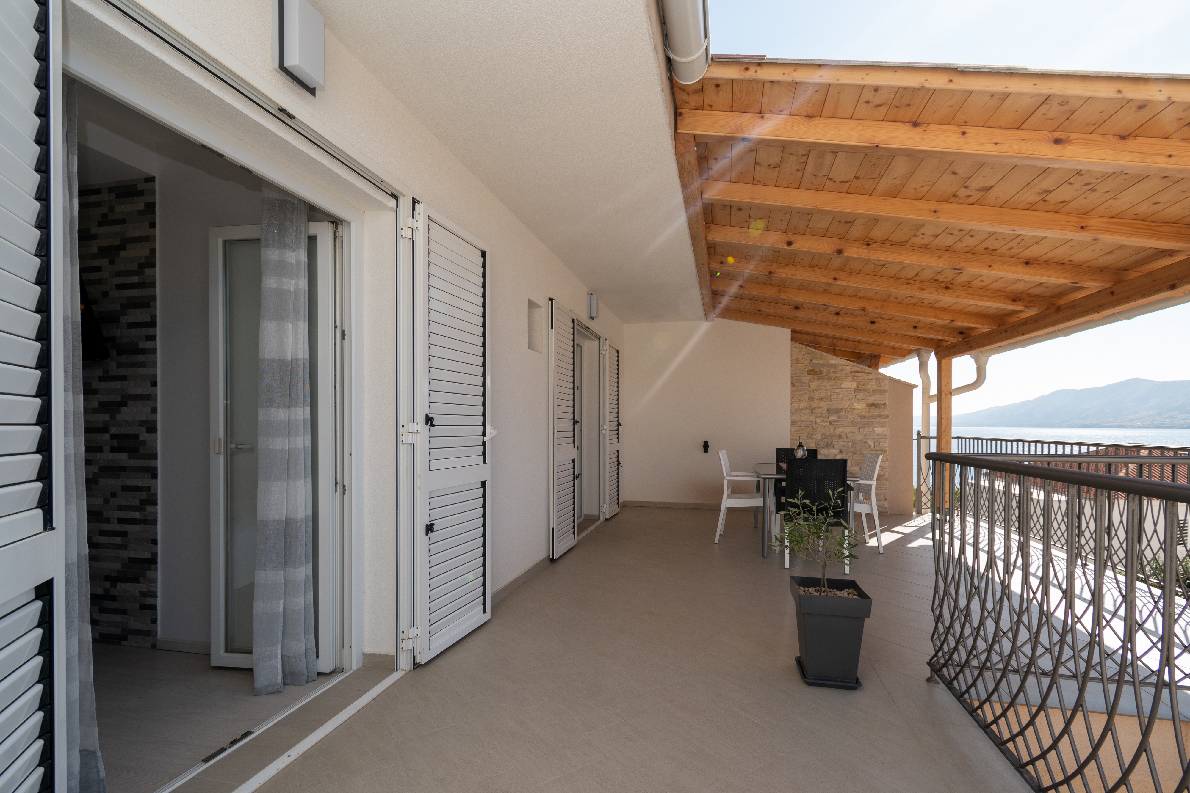 One bedroom apartment with terrace and sea view Zubovići, Pag  A-c