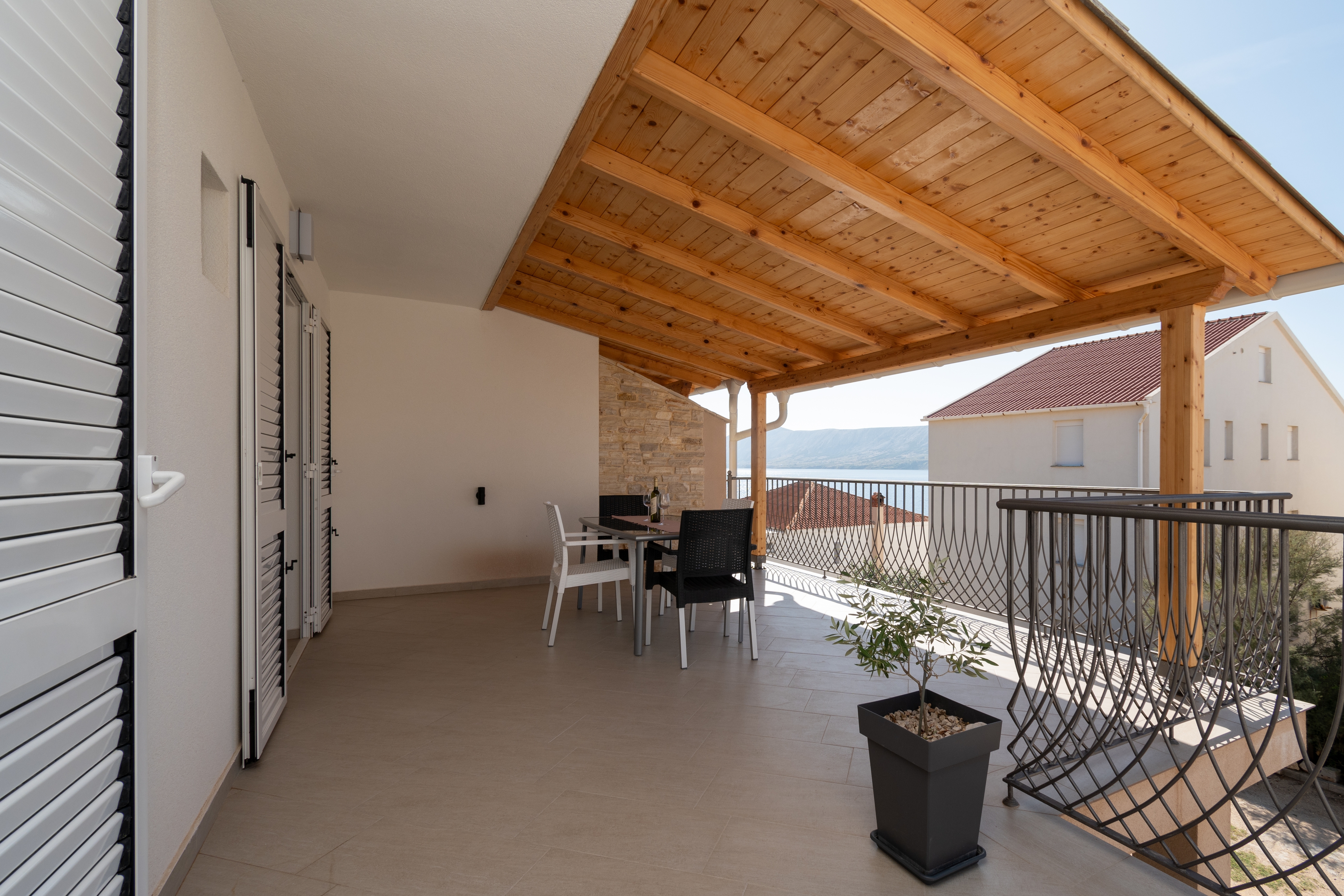 One bedroom apartment with terrace and sea view Zubovići, Pag  A-c