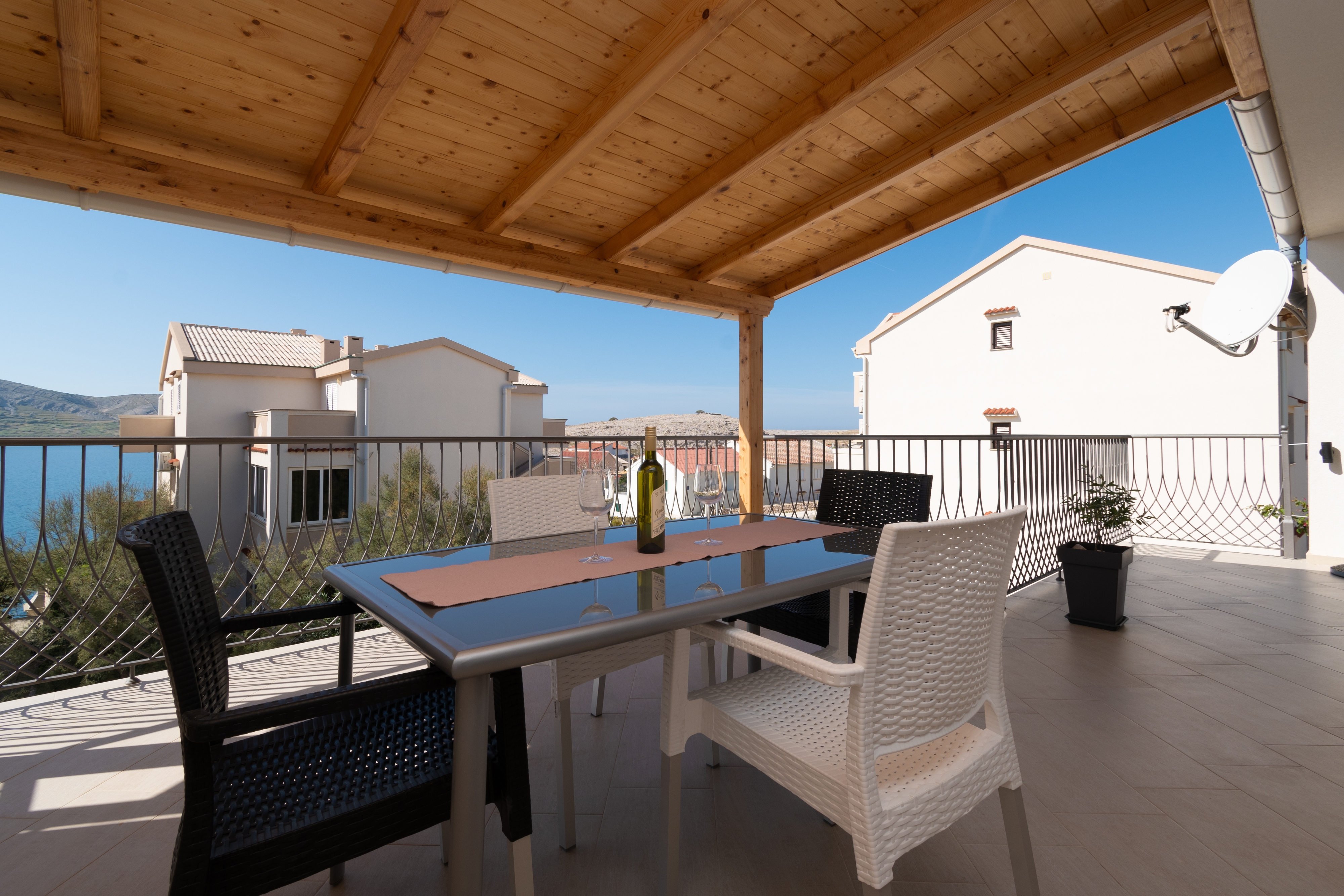 One bedroom apartment with terrace and sea view Zubovići, Pag  A-c