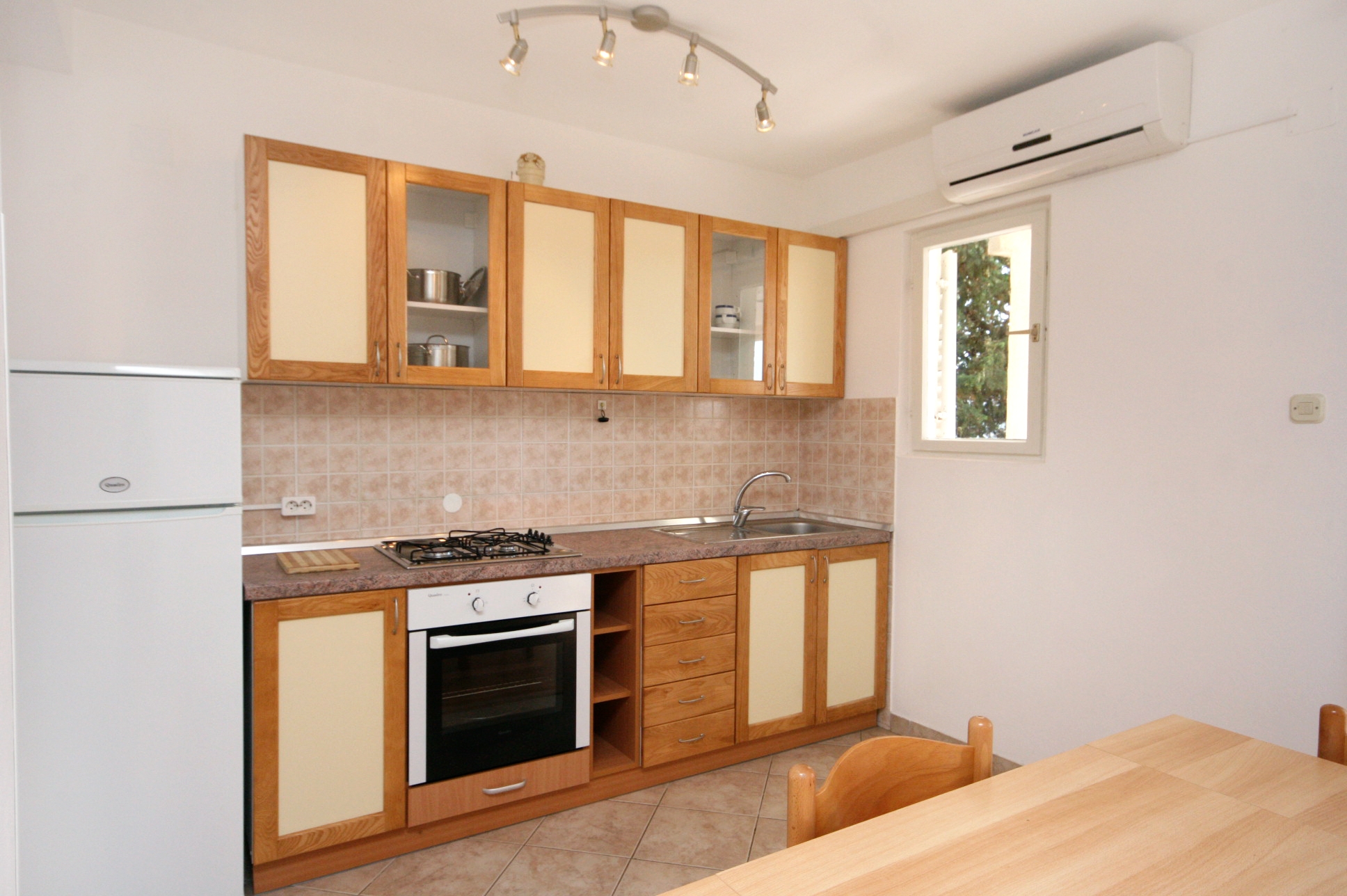 Two bedroom apartment near beach Stara Novalja, Pag  A-b