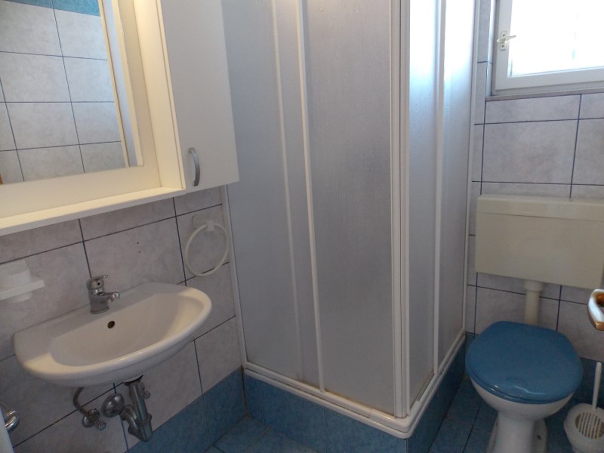 One bedroom apartment near beach Stara Novalja, Pag  A-c