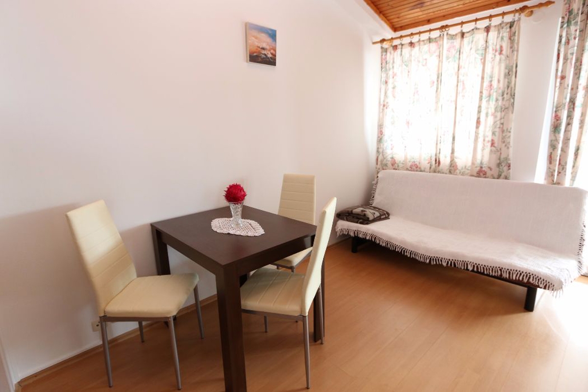 One bedroom apartment near beach Stara Novalja, Pag  A-c