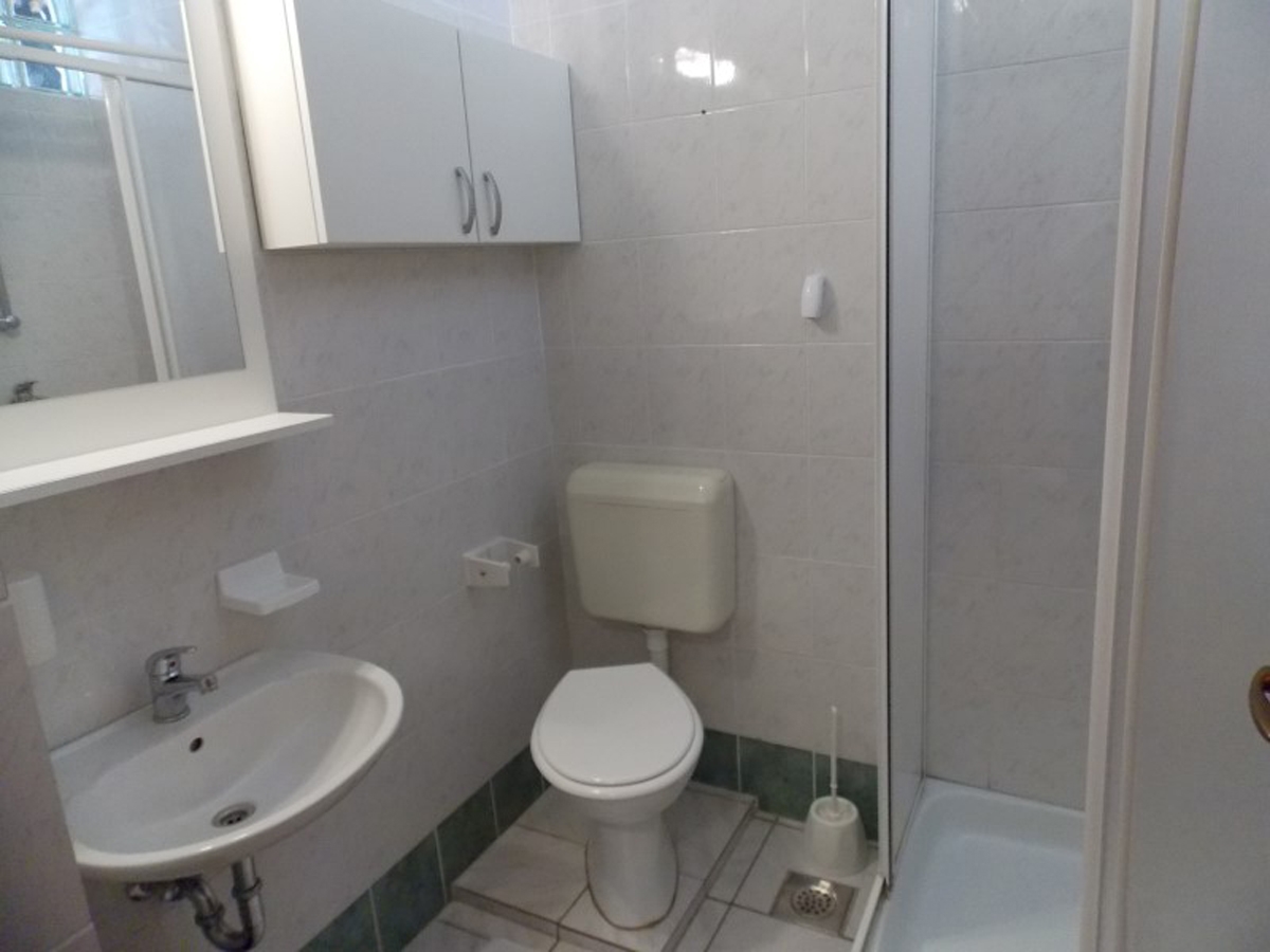Two bedroom apartment near beach Stara Novalja, Pag  A-d