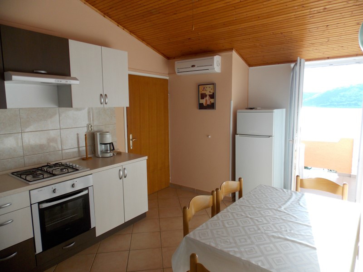 Two bedroom apartment near beach Stara Novalja, Pag  A-d