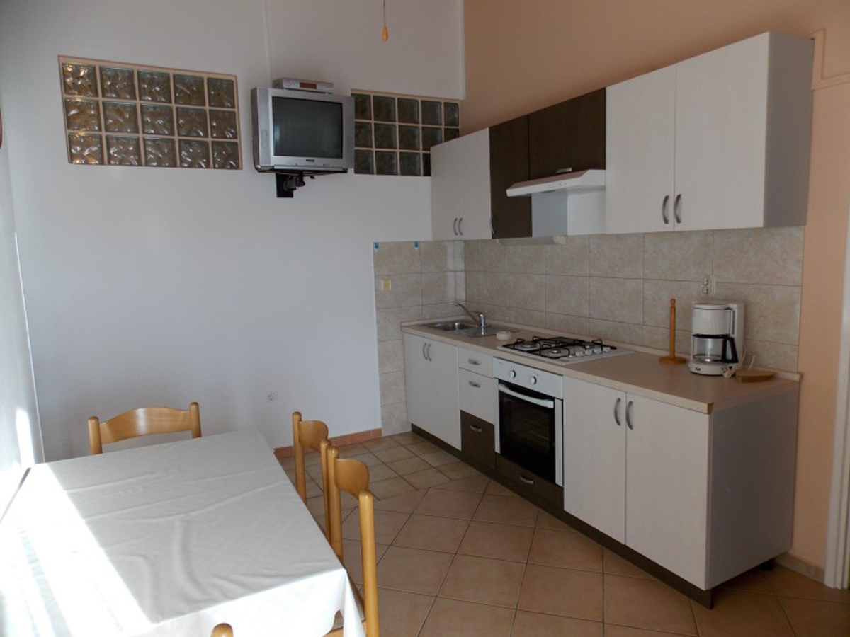 Two bedroom apartment near beach Stara Novalja, Pag  A-d