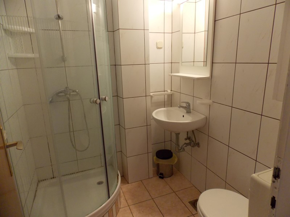 One bedroom apartment near beach Stara Novalja, Pag  A-e