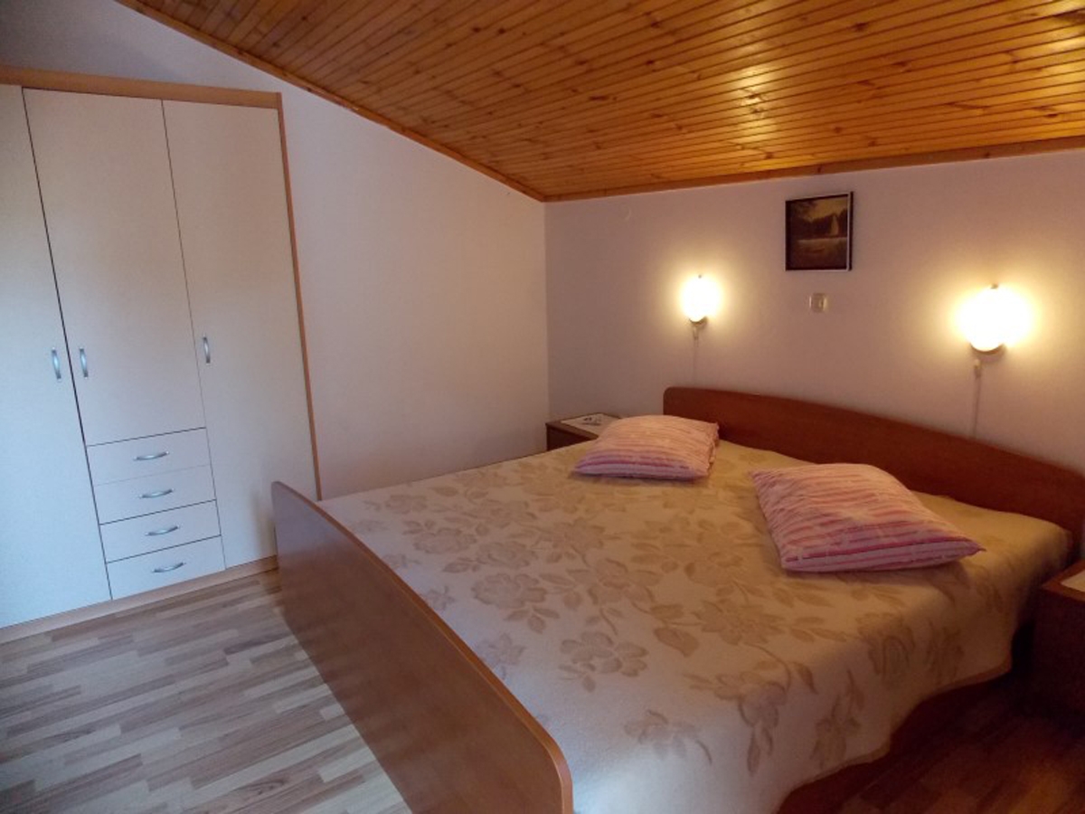 One bedroom apartment near beach Stara Novalja, Pag  A-e