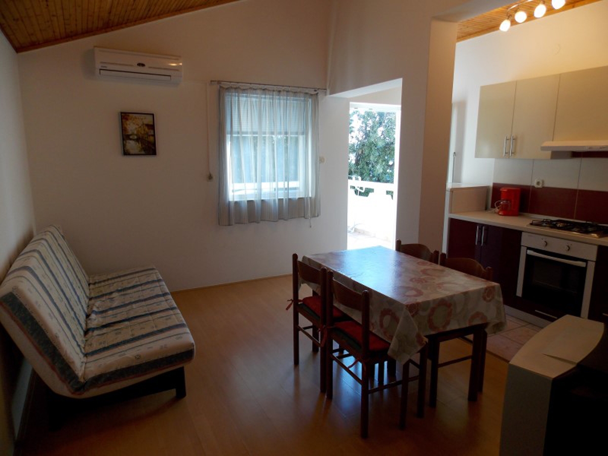 One bedroom apartment near beach Stara Novalja, Pag  A-e