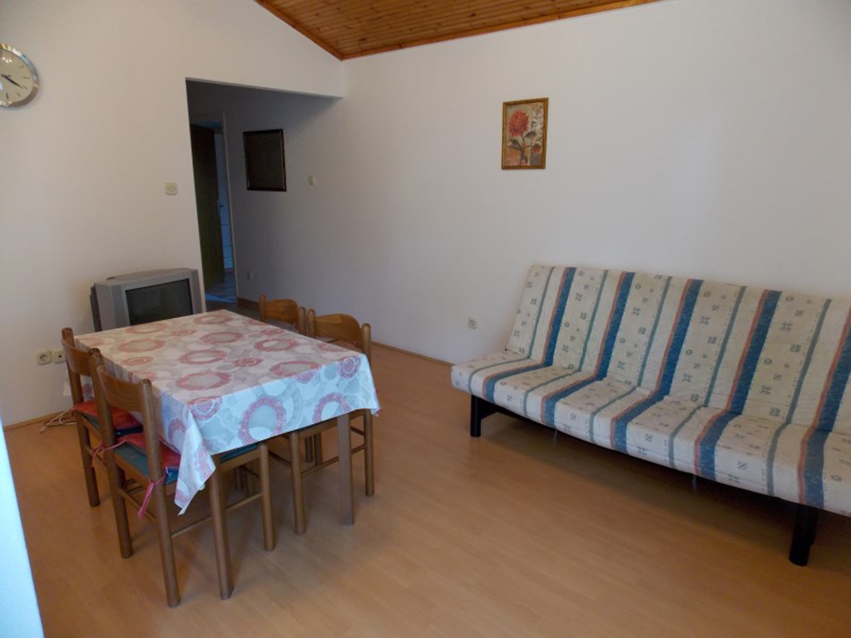One bedroom apartment near beach Stara Novalja, Pag  A-e
