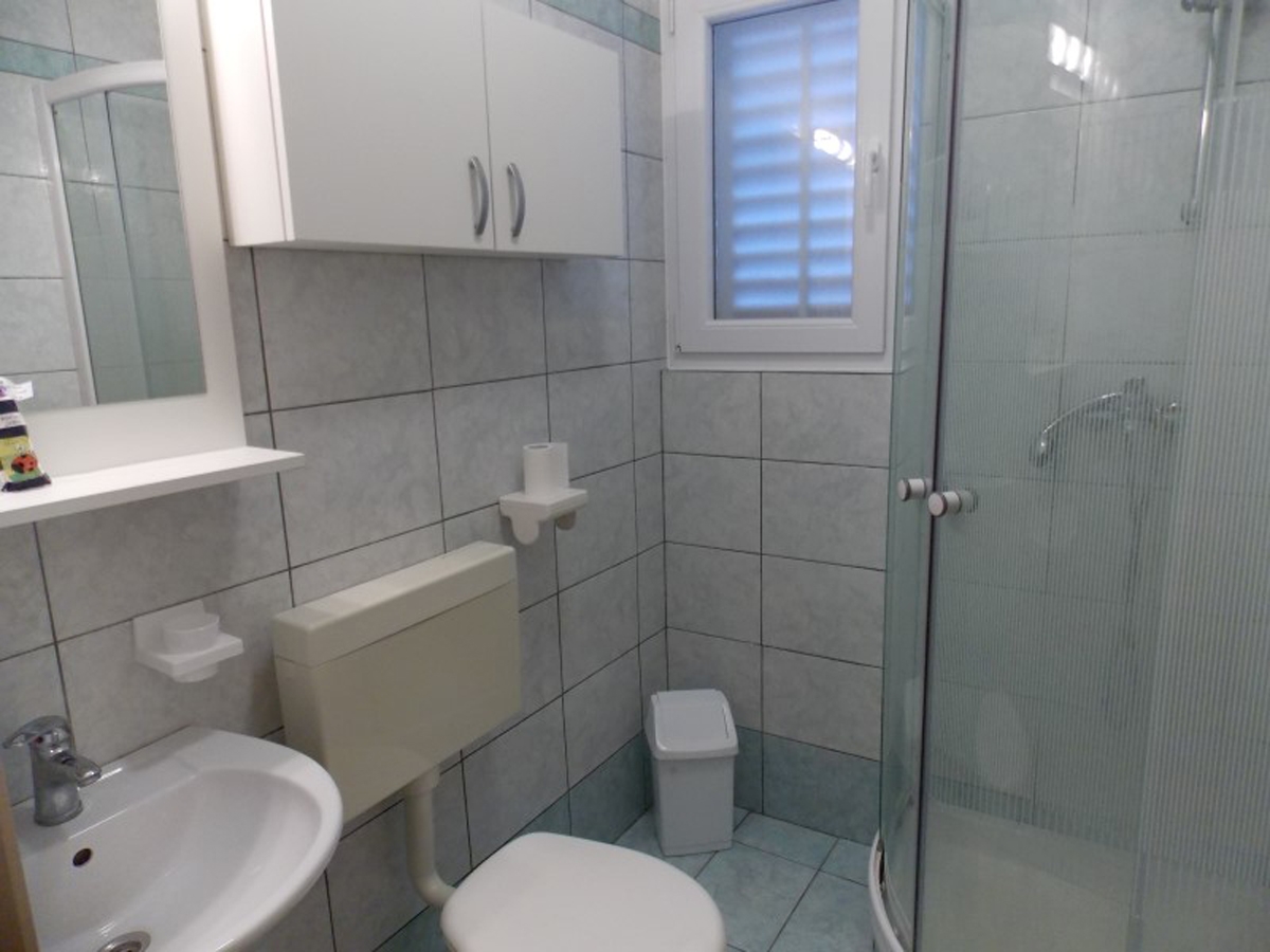 One bedroom apartment near beach Stara Novalja, Pag  A-f