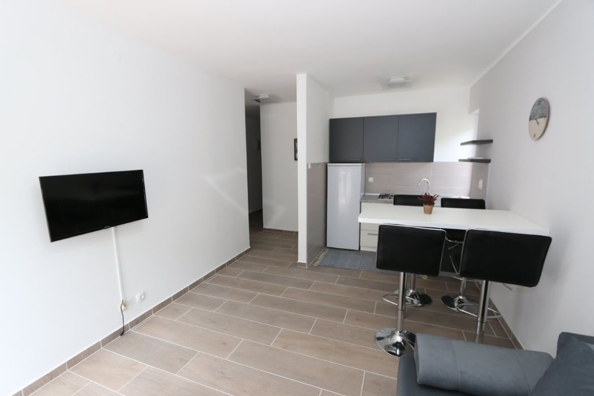 One bedroom apartment near beach Stara Novalja, Pag  A-f