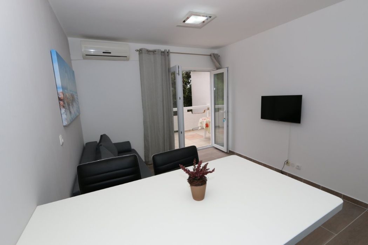 One bedroom apartment near beach Stara Novalja, Pag  A-f