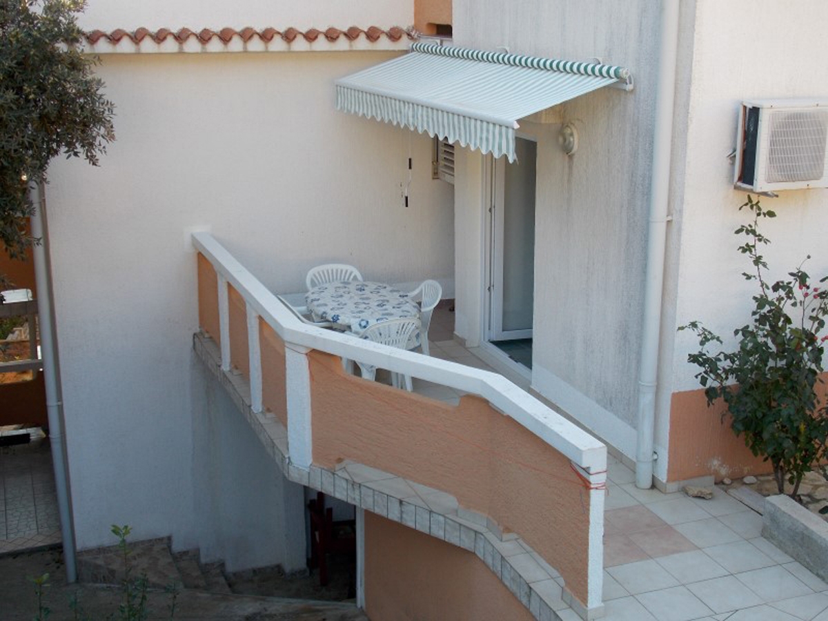 One bedroom apartment near beach Stara Novalja, Pag  A-f
