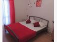 Ložnice Pag, Ložnice v ubytování typu studio-apartment, s klimatizací, domácí mazlíčci povoleni a WiFi.