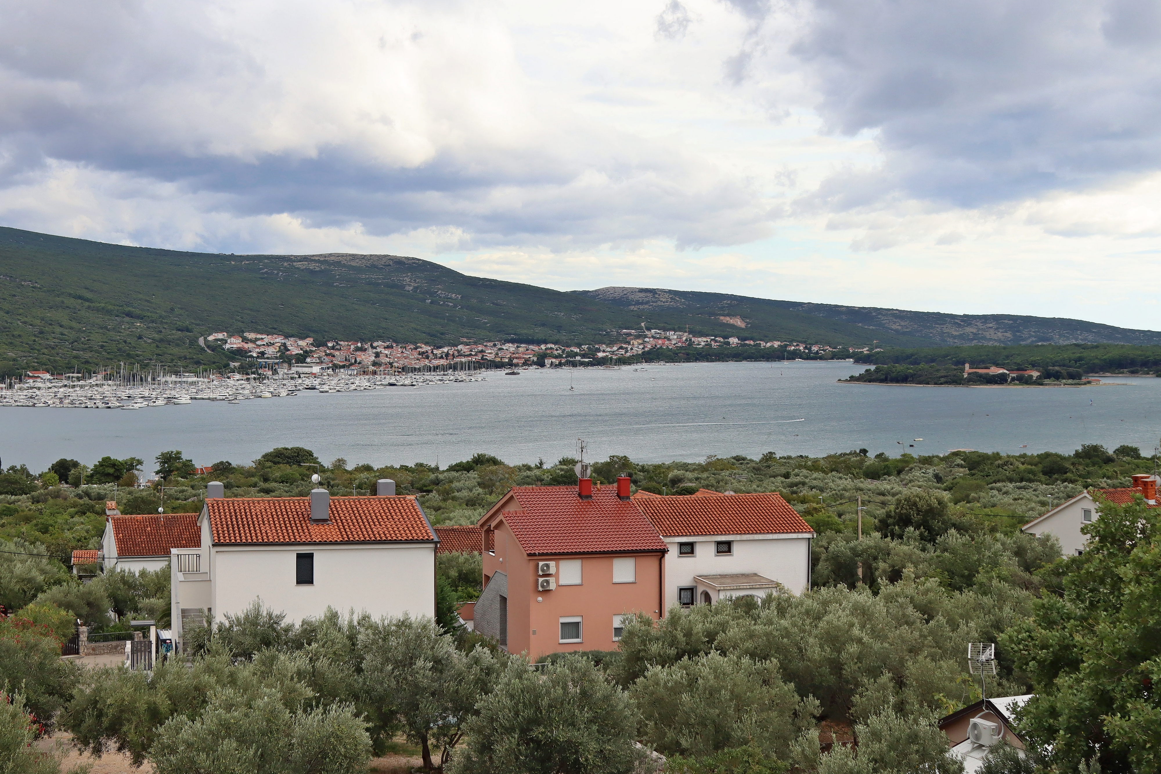 Studio flat with terrace and sea view Kornić, Krk  AS-a