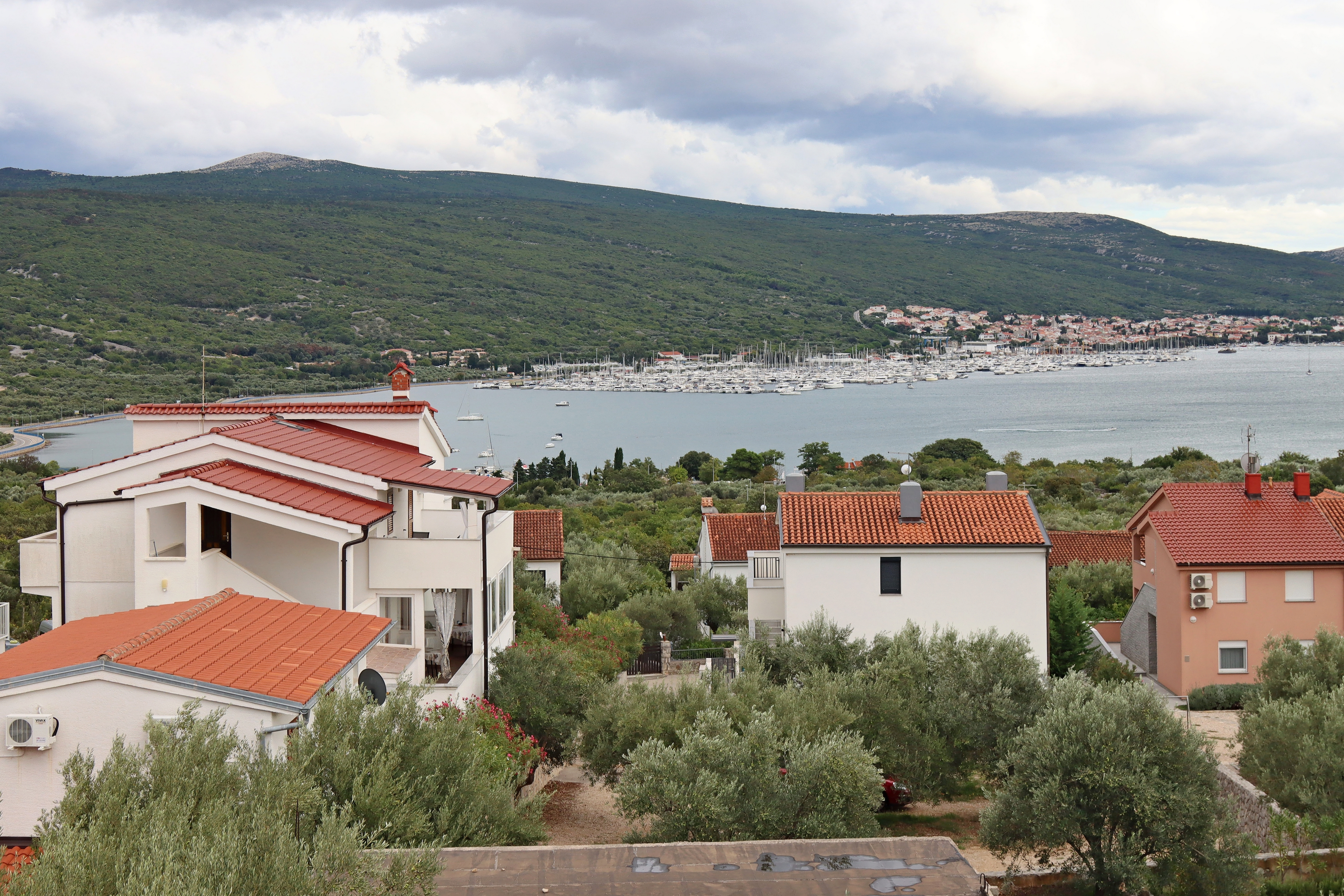 Studio flat with terrace and sea view Kornić, Krk  AS-a