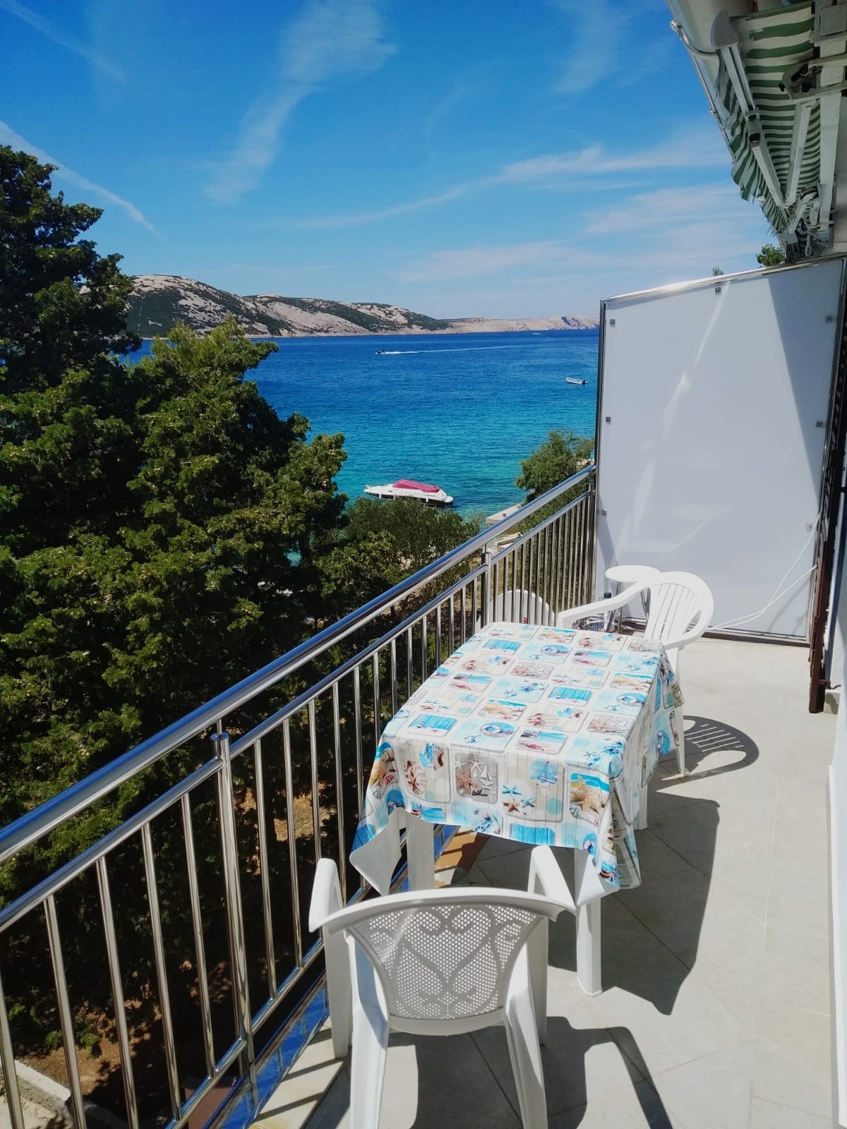 Two bedroom apartment near beach Stara Novalja, Pag  A-c