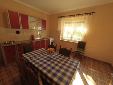 Stara Novalja, Comedor in the apartment, (pet friendly) y WiFi.