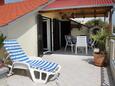 Kornić, Terrace in the apartment, with a sea view, (pet friendly) and WiFi.