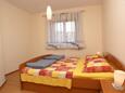 Ložnice Jakišnica, Ložnice v ubytování typu apartment, domácí mazlíčci povoleni a WiFi.