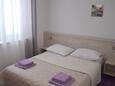 Ložnice Jakišnica, Ložnice v ubytování typu apartment, domácí mazlíčci povoleni a WiFi.