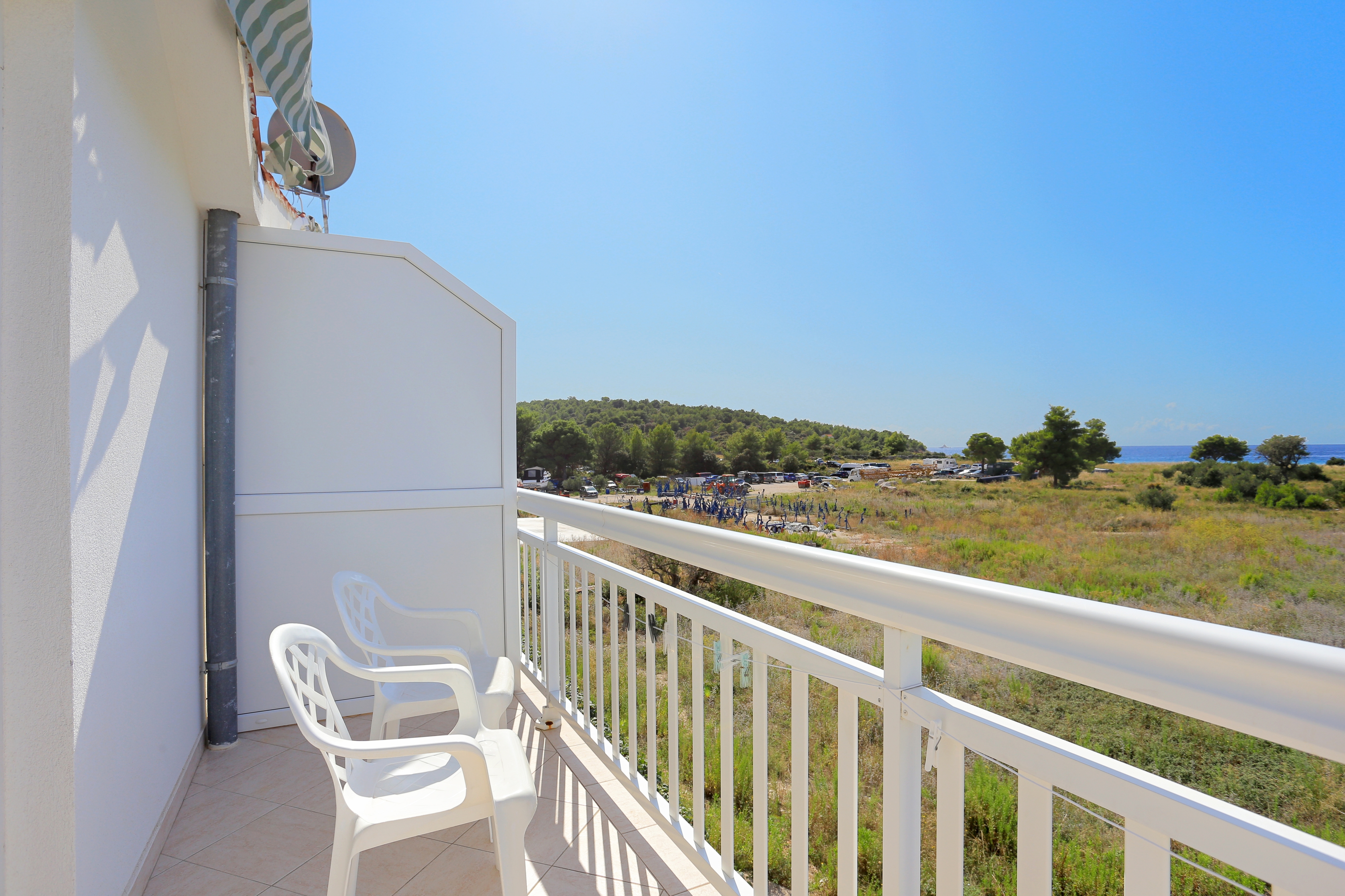 One bedroom apartment with terrace and sea view Rogoznica  A-c