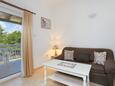 Obývací pokoj Rogoznica, Obývací pokoj v ubytování typu apartment, s klimatizací a WiFi.