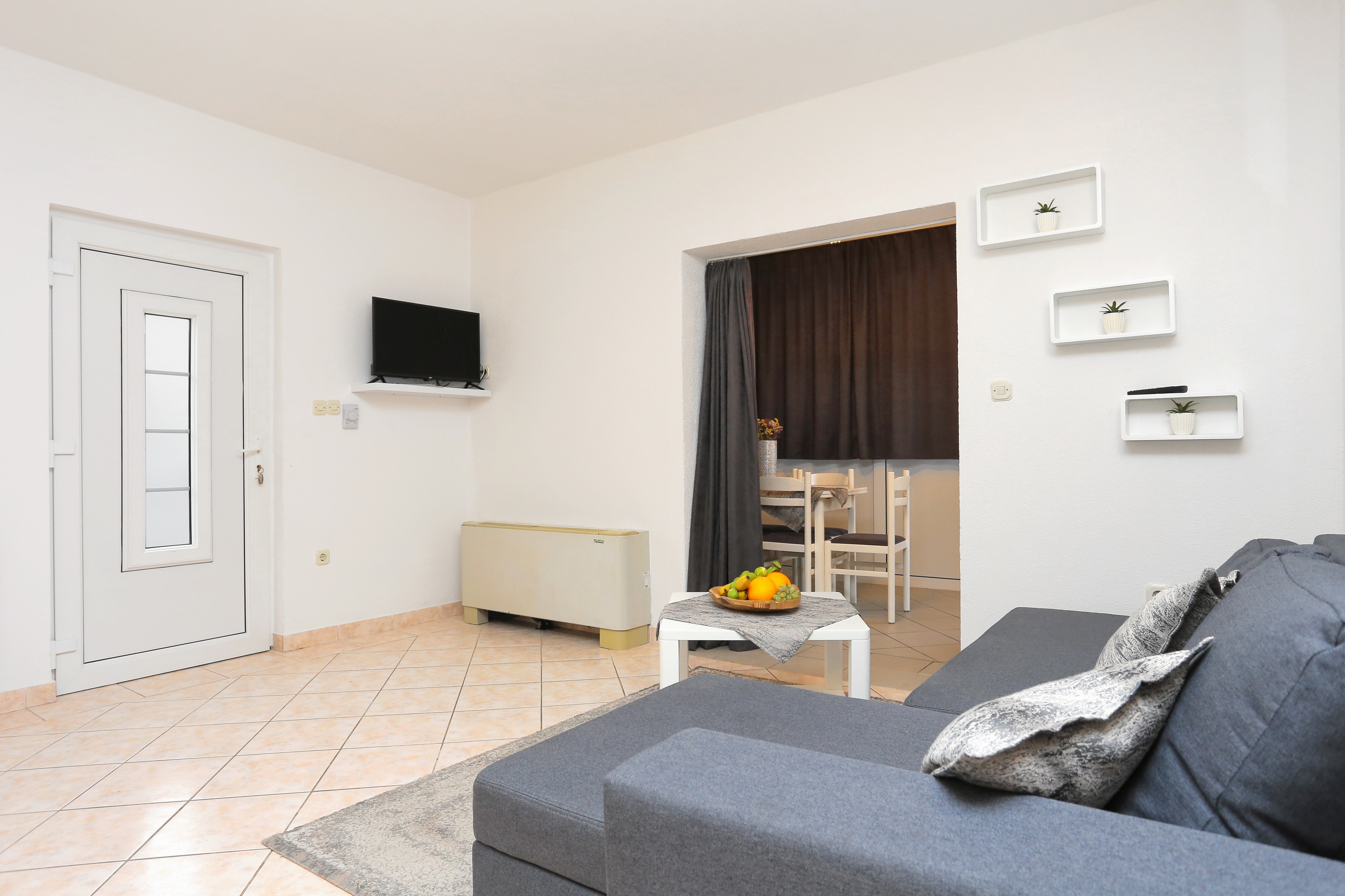 Two bedroom apartment with terrace Rogoznica (A-4162-l)