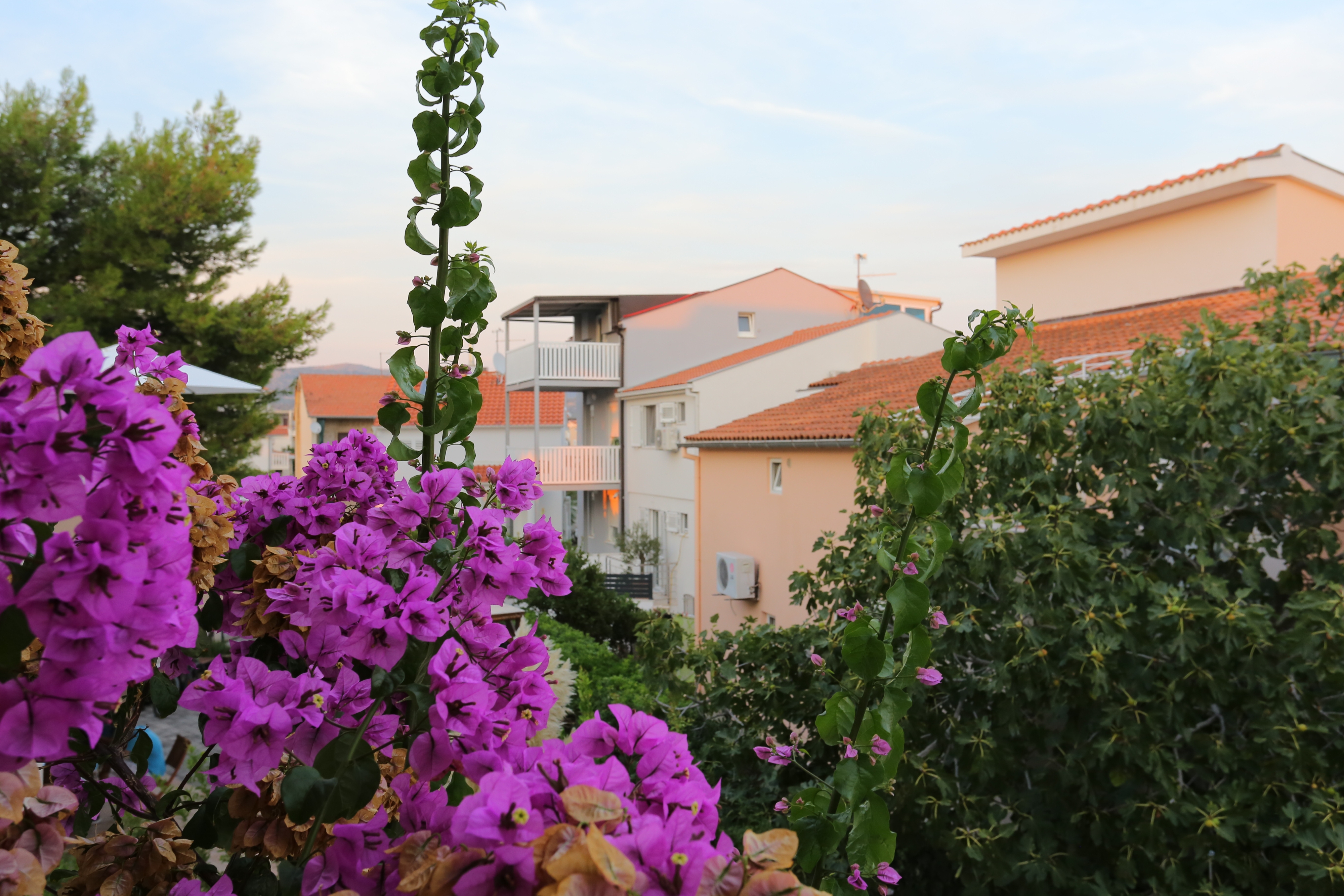 Two bedroom apartment with terrace Rogoznica  A-l
