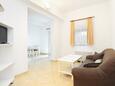 Obývací pokoj Rogoznica, Obývací pokoj v ubytování typu apartment, s klimatizací a WiFi.
