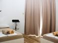 Ložnice 2 Ražine, Ložnice 2 v ubytování typu apartment, domácí mazlíčci povoleni a WiFi.