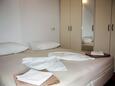 Ložnice Ražine, Ložnice v ubytování typu apartment, domácí mazlíčci povoleni a WiFi.