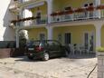 Vodice, Vodice, Parking lot 4170 - Apartments with pebble beach.