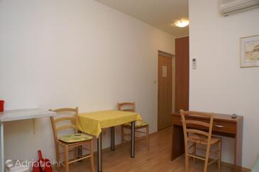 Dining room Vodice, Dining room in the studio-apartment.