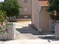 Parking lot Vodice, Vodice, Parking lot 4171 - Apartments with pebble beach.