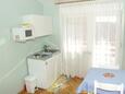 Vodice, Keuken in the studio-apartment, air condition available en WiFi.