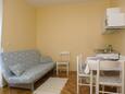 Vodice, Dining room in the studio-apartment, WiFi.