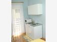 Vodice, Kitchen in the studio-apartment, air condition available and WiFi.