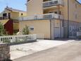 Vodice, Vodice, Parking lot 4172 - Apartments with pebble beach.