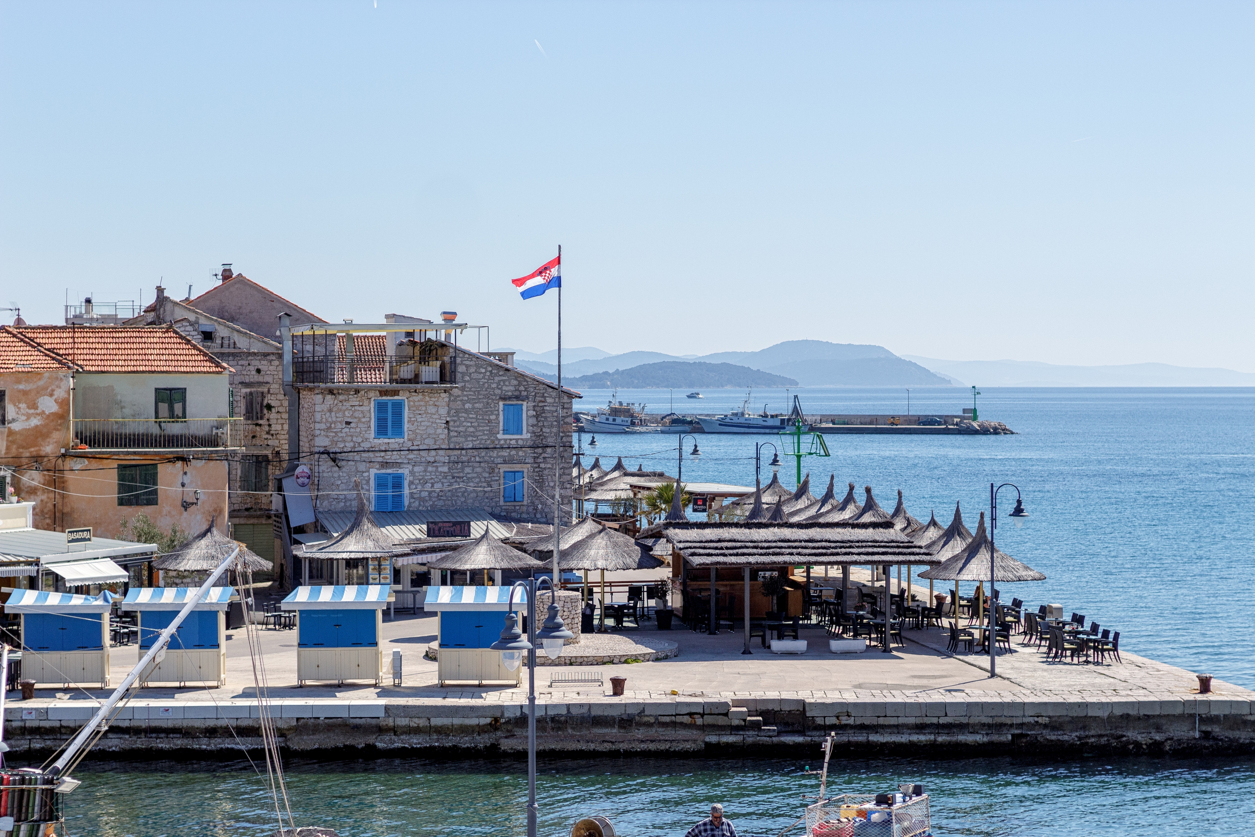 Trosobni apartman uz plažu Tribunj, Vodice  A-a