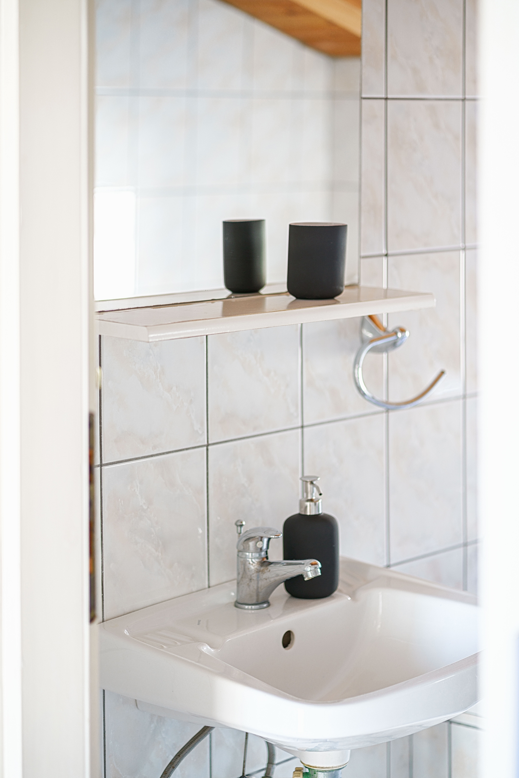 Trosobni apartman uz plažu Tribunj, Vodice  A-a