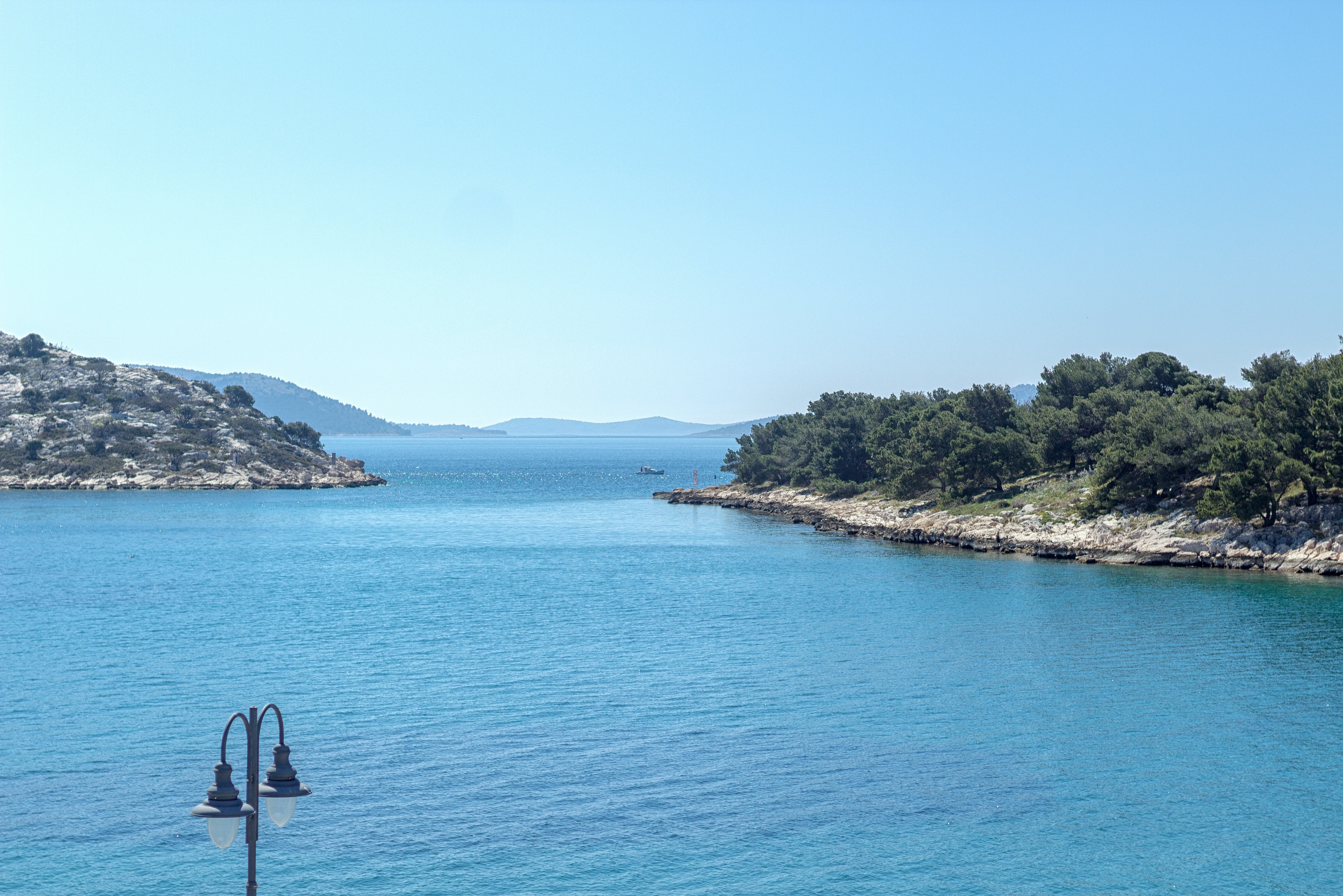 Trosobni apartman uz plažu Tribunj, Vodice  A-a