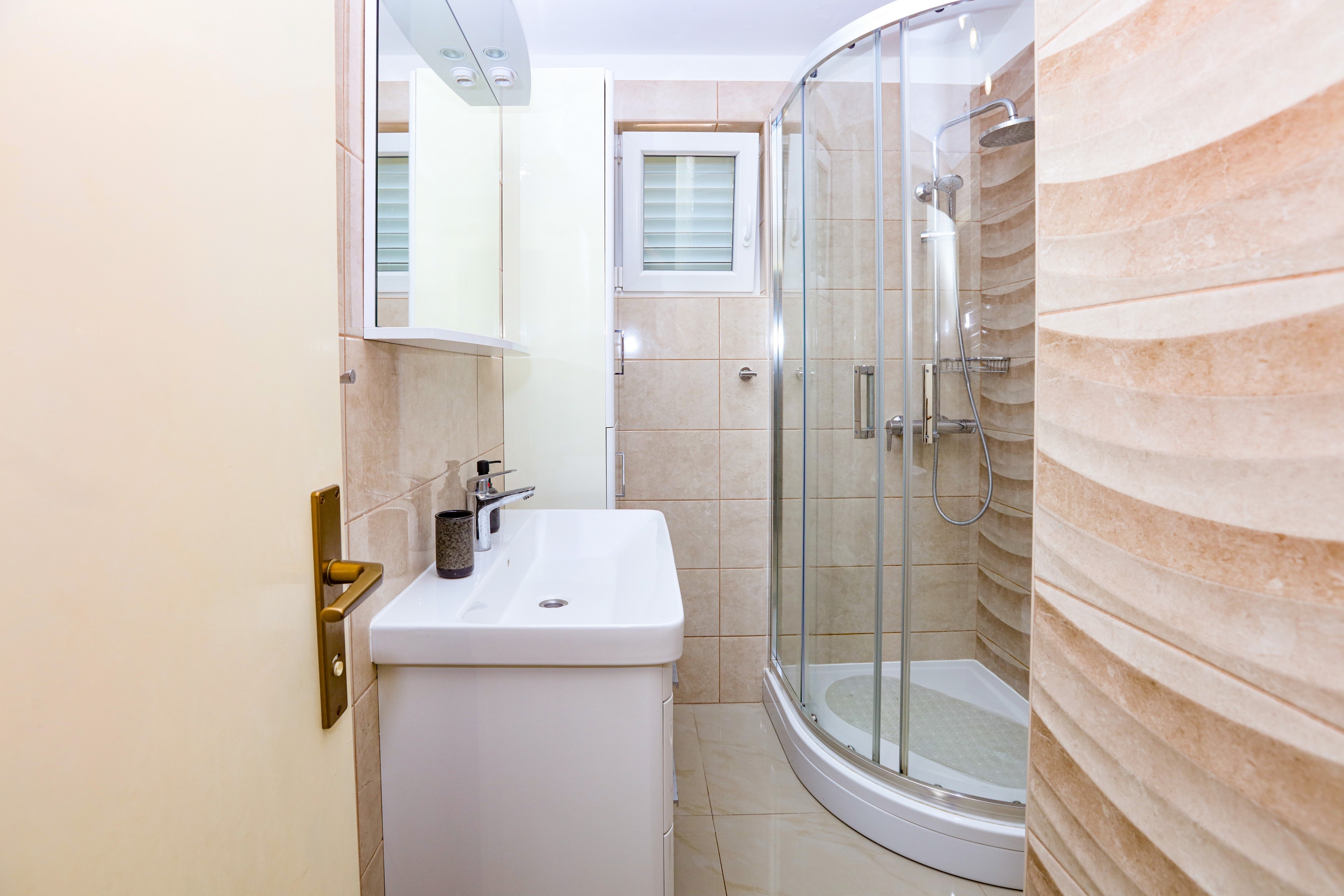 Four bedroom apartment near beach Bilo, Primošten  A-c
