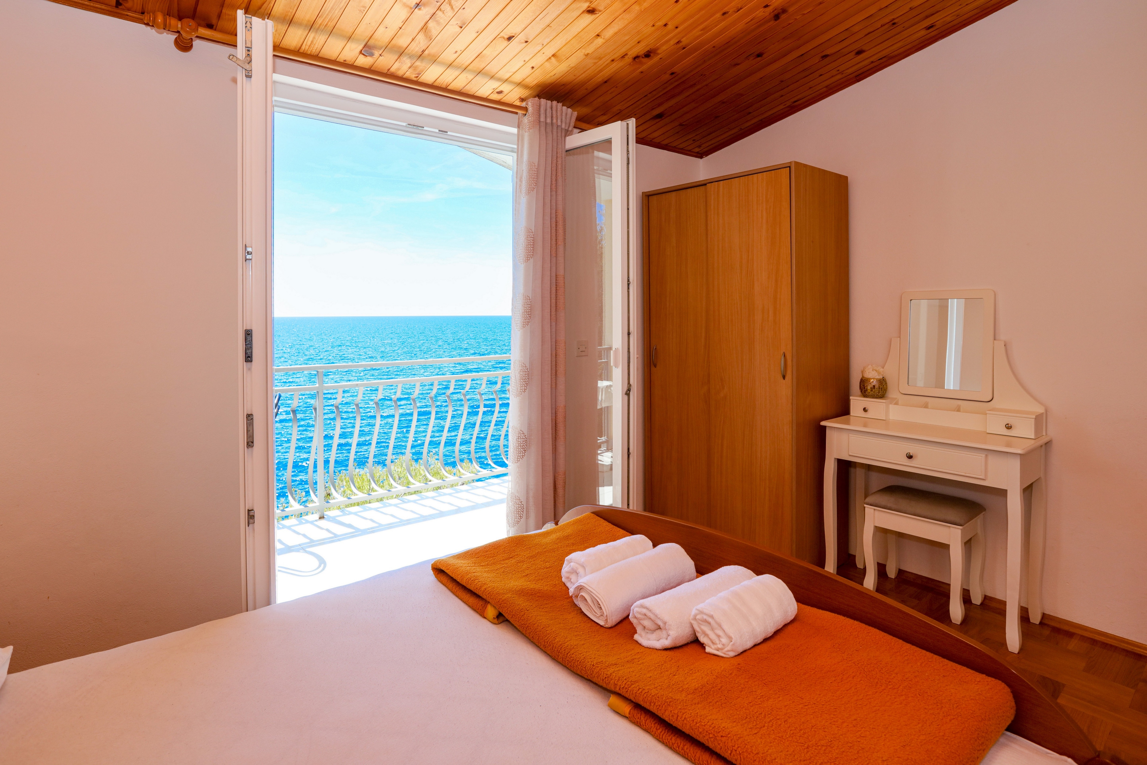 Four bedroom apartment near beach Bilo, Primošten  A-c