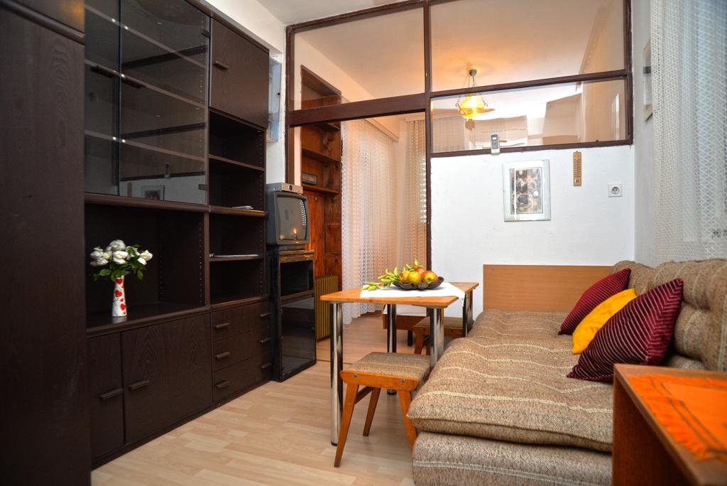 One bedroom apartment with terrace Vodice (A-4180-b)