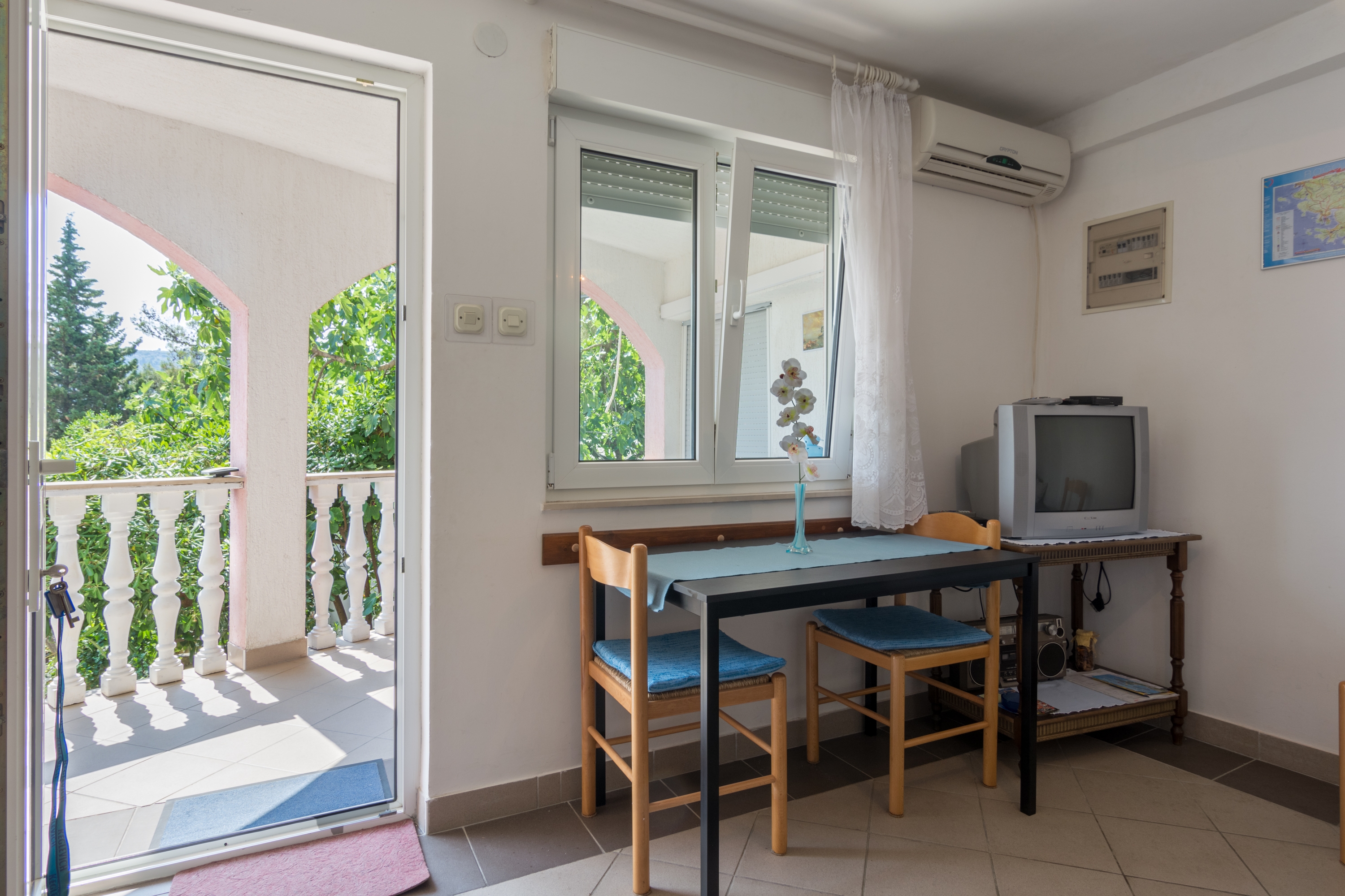 One bedroom apartment with terrace and sea view Rogoznica (A-4186-b)