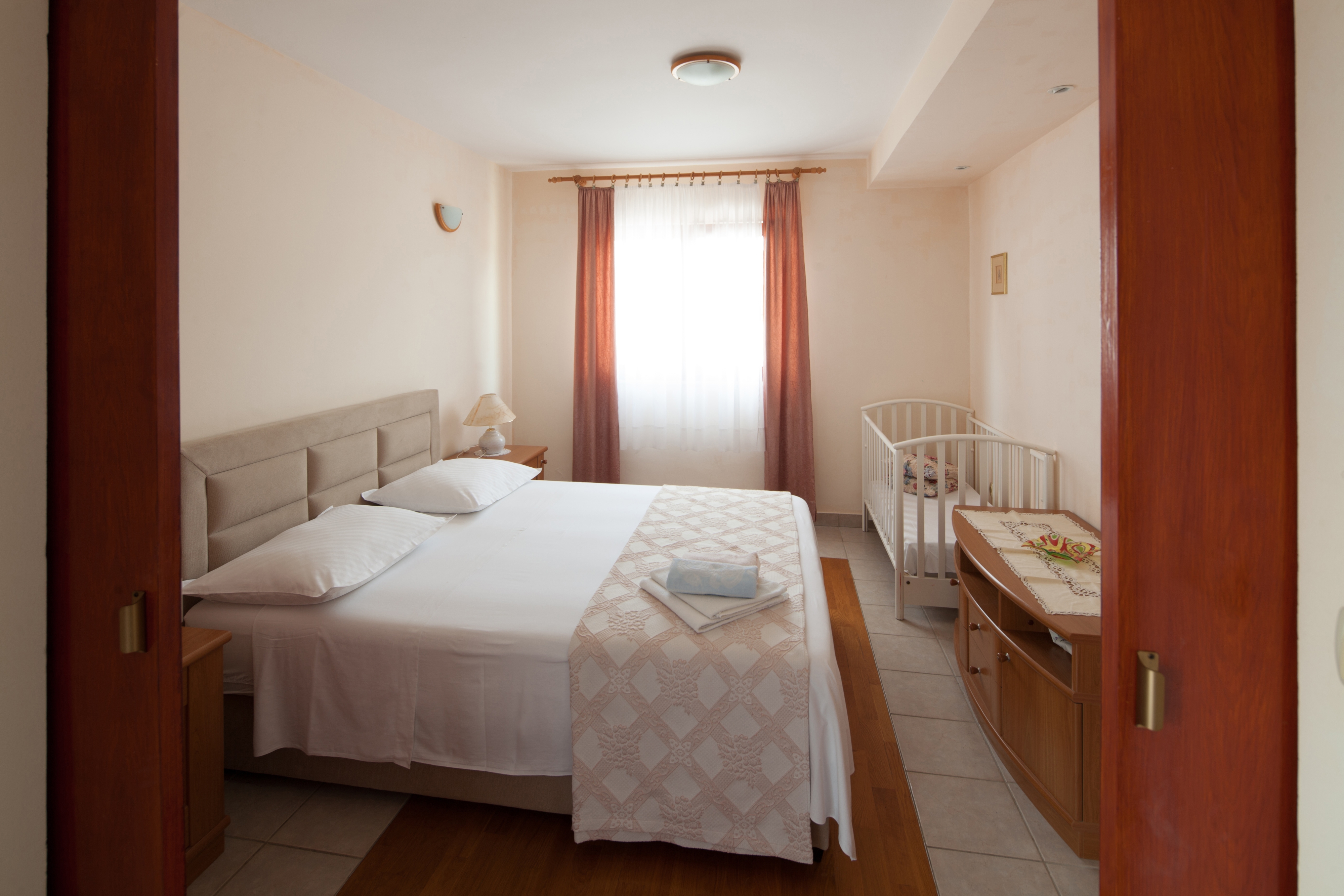 Two bedroom apartment near beach Bilo, Primošten (A-4191-b) Two bedroom apartment near beach Bilo, Primošten (A-4191-b)